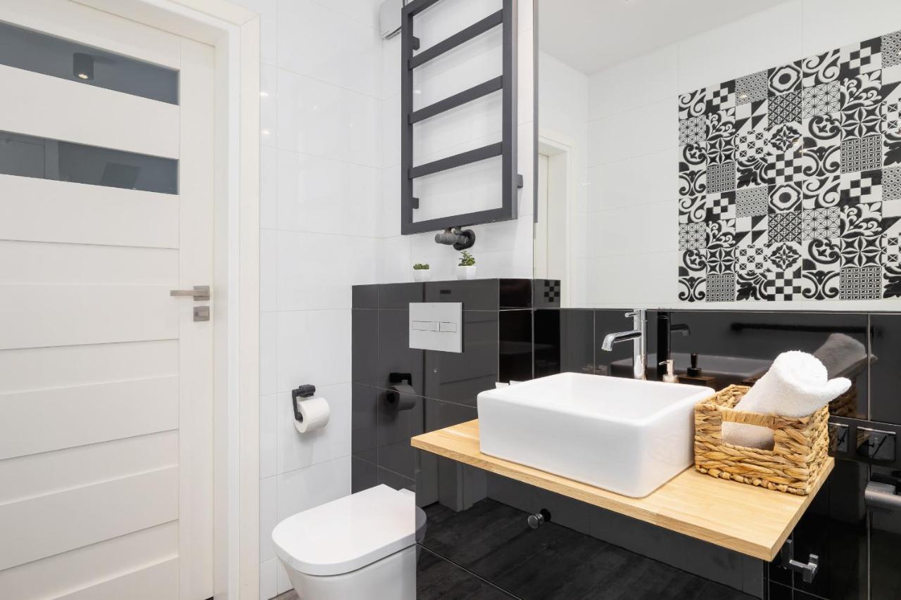 Apartment Osiedle Zyczen Stawowa Cracow By Renters *