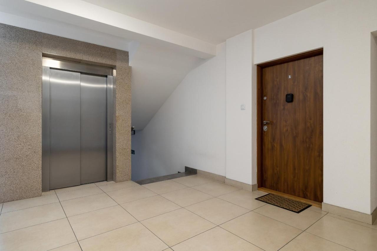 Apartment Osiedle Zyczen Stawowa Cracow By Renters *